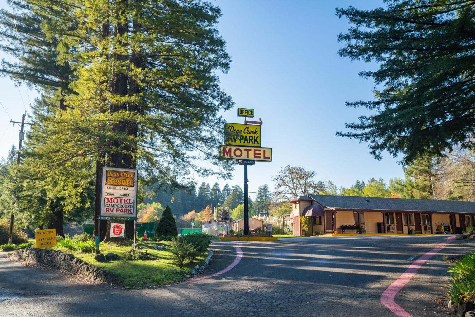 Dean Creek Resort Redway Exterior foto